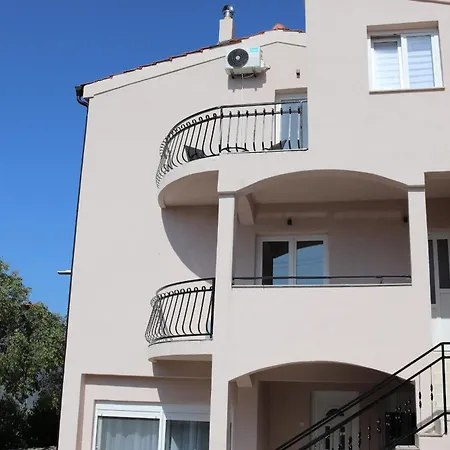 Ivana Apartment *